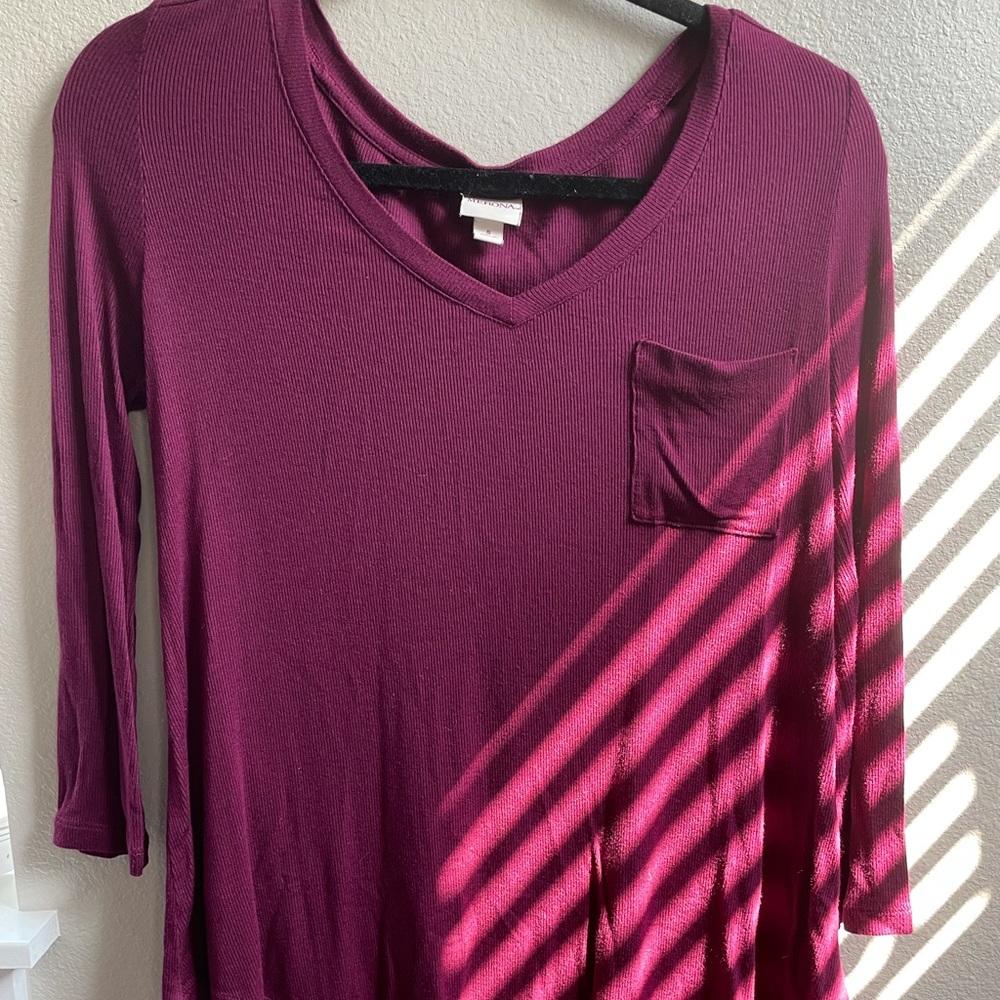 Maroon V-neck Quarter Sleeve Sweater